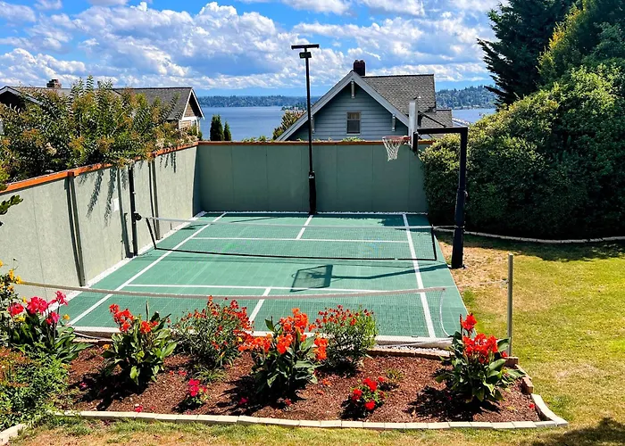 Seasons At Leschi Hillsides